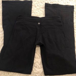 Lululemon Groove Pant all black- size 4